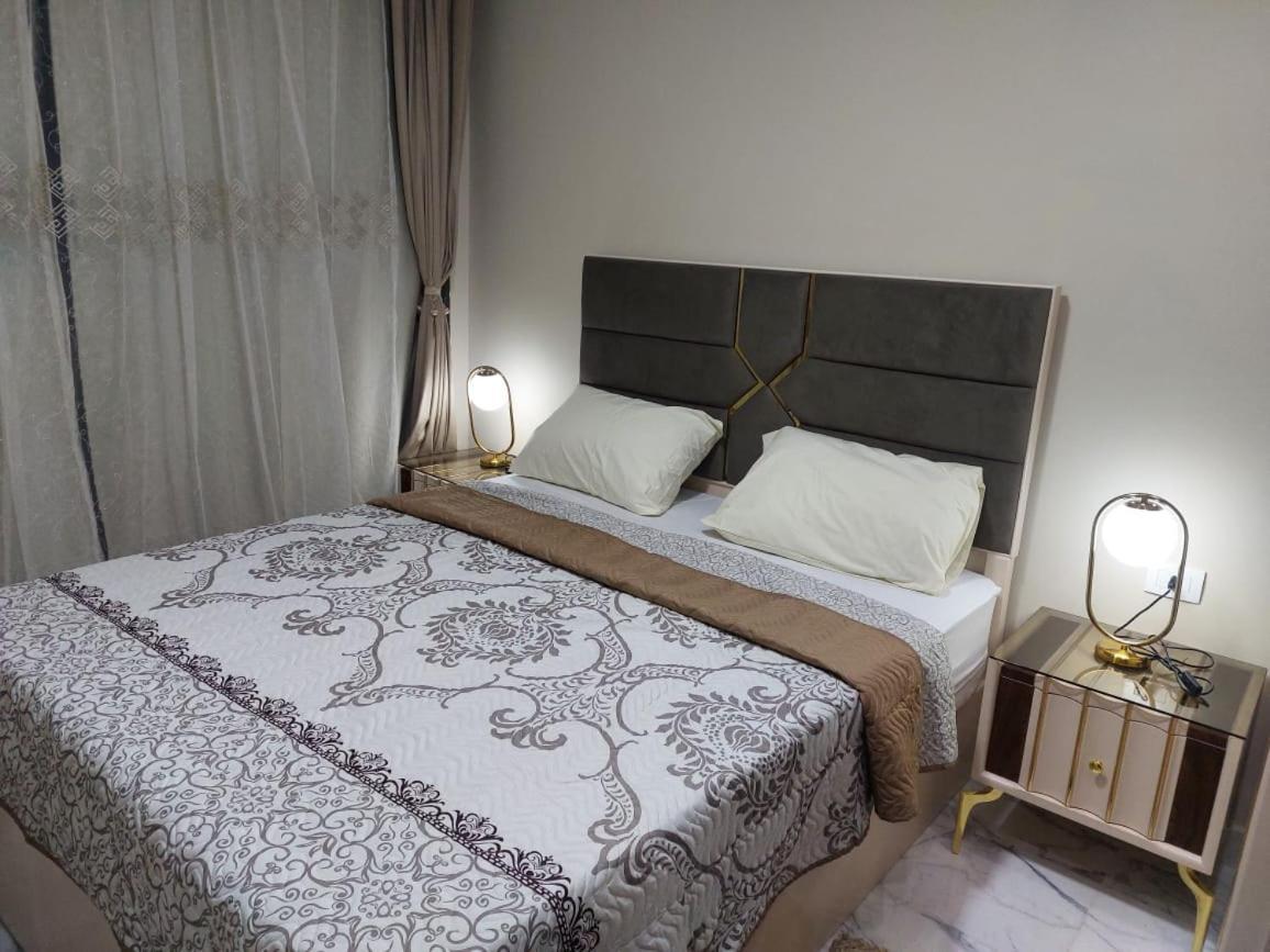 Porto Said بورتوسعيد Apartman 'Ezbet Shalabi el-Rudi Kültér fotó